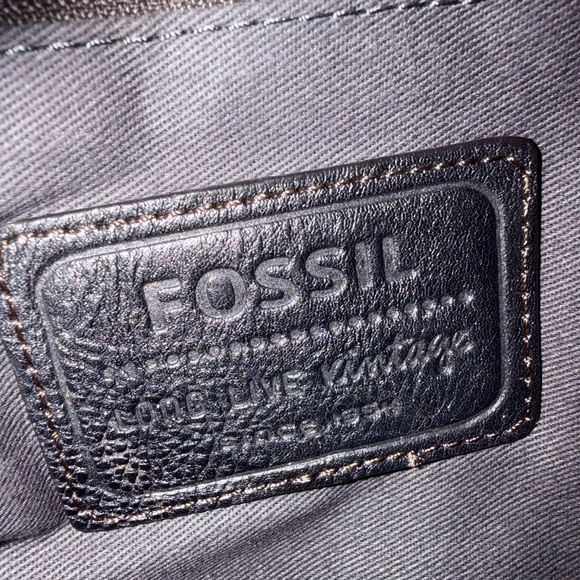 Fossil Silver Leather Crossbody - Picture 6 of 8